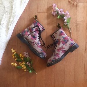 Dr Marten’s Women’s Castel Floral Boots - Size 8